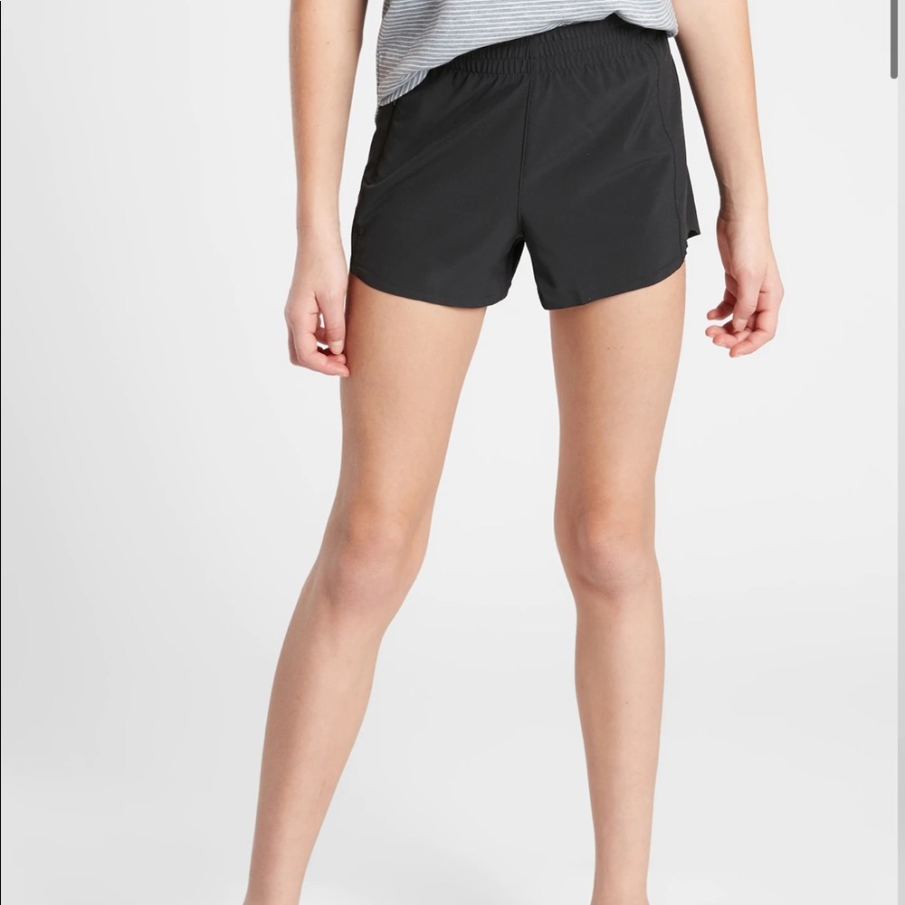 Athleta Girl Heart The Hustle 2.5 Shorts (Black)